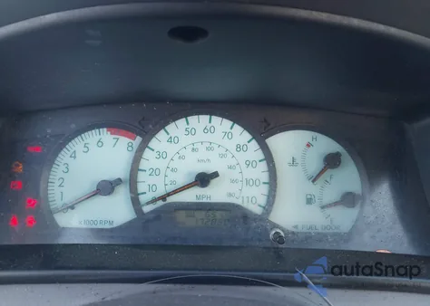 2004 Toyota Corolla Le z USA, uszkodzony, nr VIN 2T1BR32E24C272425